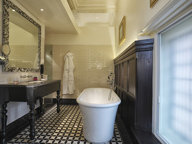 Salle de bain dans l’hôtel-boutique Lalit à Londres